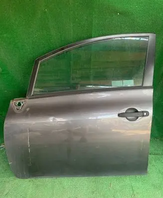 Toyota Auris 150 Front door 