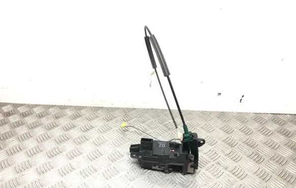 Opel Astra H Front door lock 13210751 41472091