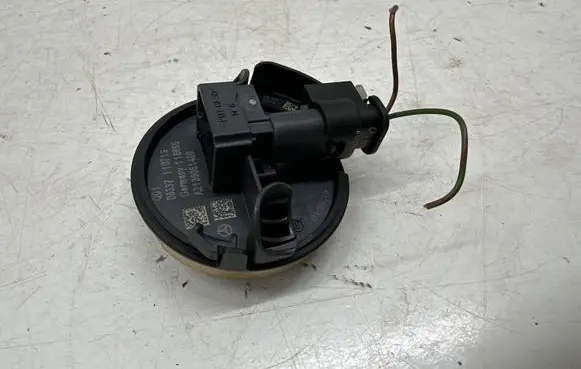 Mercedes-Benz C W205 Airbag deployment crash/impact sensor A2139051400