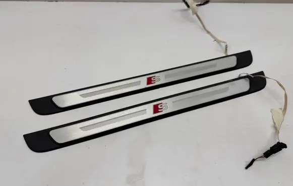 Audi Q4 Sportback e-tron Front sill (body part) 8Y0947417A