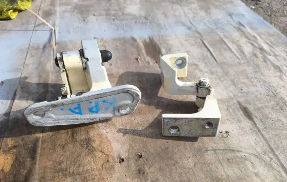 Volkswagen Transporter - Caravelle T5 Front door hinge set 