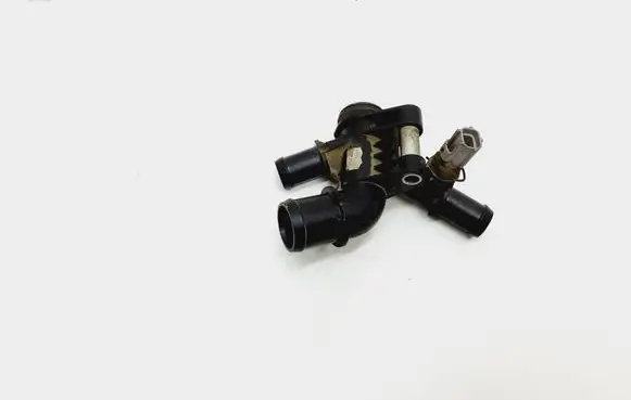 Ford Fusion II Engine coolant pipe/hose DS7G8K556
