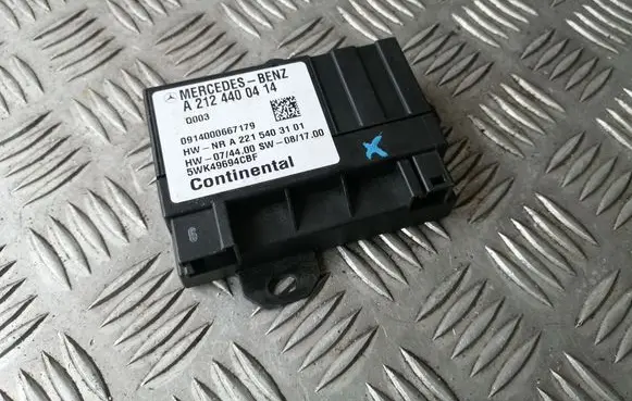 Mercedes-Benz E C207 W207 Fuel injection pump control unit/module A2124400414