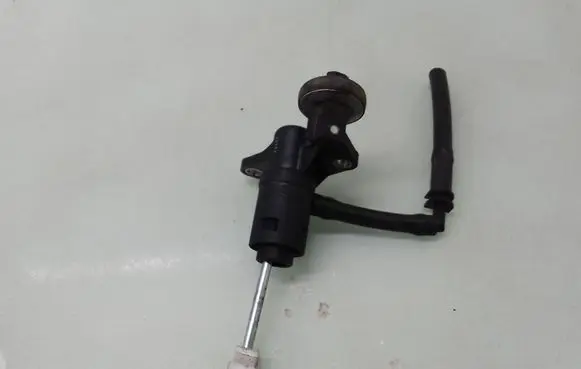 Audi A4 S4 B7 8E 8H Clutch master cylinder 8E1721401AJ