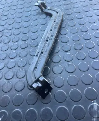 BMW 3 E90 E91 Battery bracket 61217549423 11986710