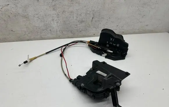 BMW 6 F06 Gran coupe Front door lock A053702