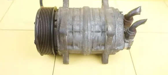 Mercedes-Benz Vito Viano W447 Air conditioning (A/C) compressor (pump) 03930803 30SP7