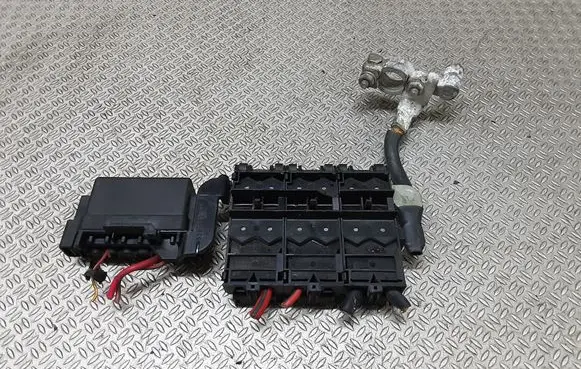 Volkswagen Fox Fuse module 5Z0937548C