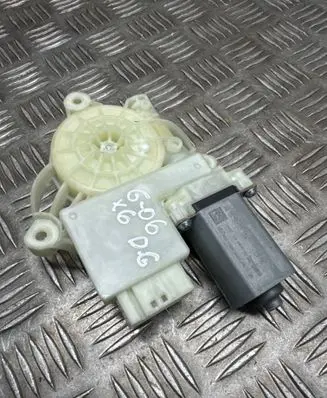 BMW X6 G06 Rear door window regulator motor 9450071