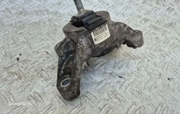 Mini One - Cooper Coupe R56 Engine mount bracket 6779806