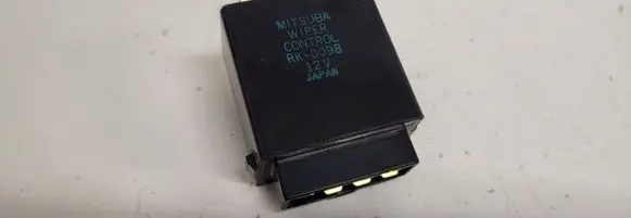 Subaru Forester SF Window wiper relay RK0098 C0NTR0L