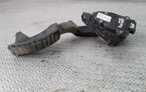 Renault Laguna II Accelerator throttle pedal 8200002904