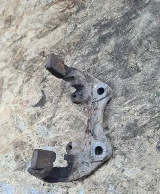 Mercedes-Benz E W211 Brake caliper pad carrier rear