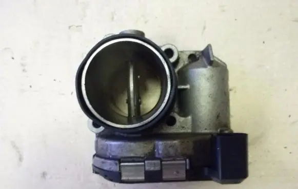 Nissan Qashqai+2 Throttle body valve 8200330810E VD437