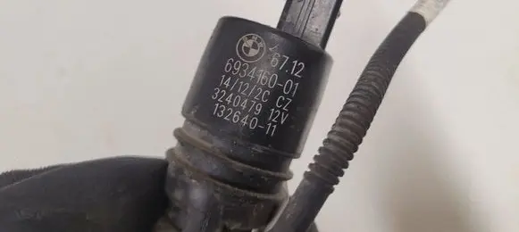BMW 5 F10 F11 Windscreen/windshield washer pump 6934160 3240479 13264011