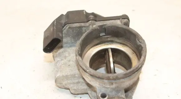 Volkswagen Caddy Throttle valve 03G128063G