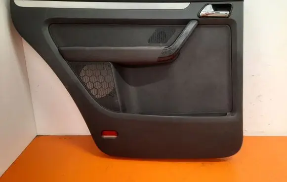 Volkswagen Touran I Door card panel trim set 1T0867211022