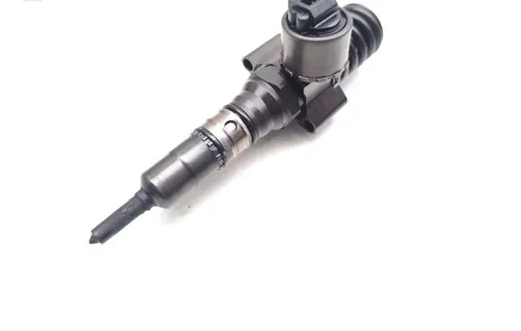 Volkswagen Golf V Fuel injector 0414720404