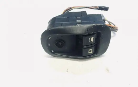 Peugeot 206 Electric window control switch M0276