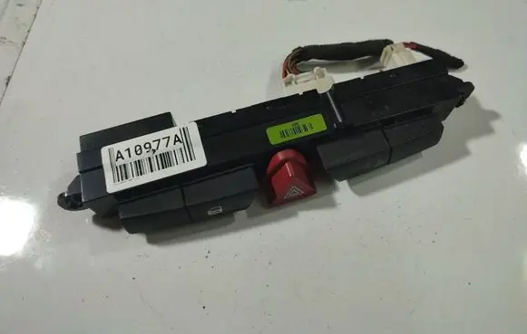 KIA Ceed Hazard light switch 937001H000