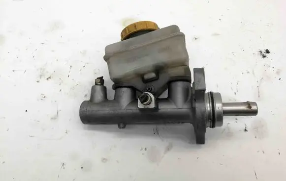 Subaru Outback Master brake cylinder