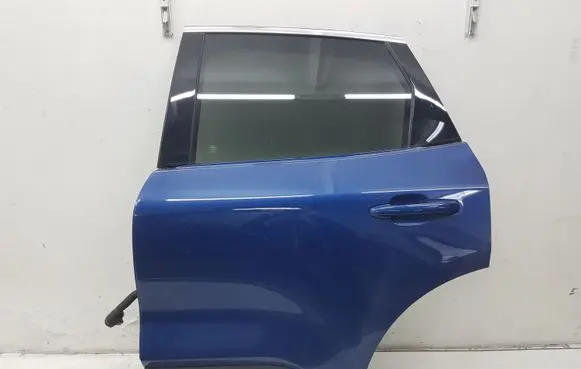Ford Escape IV Rear door