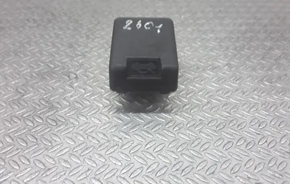 Mitsubishi Pajero Engine bonnet (hood) release handle