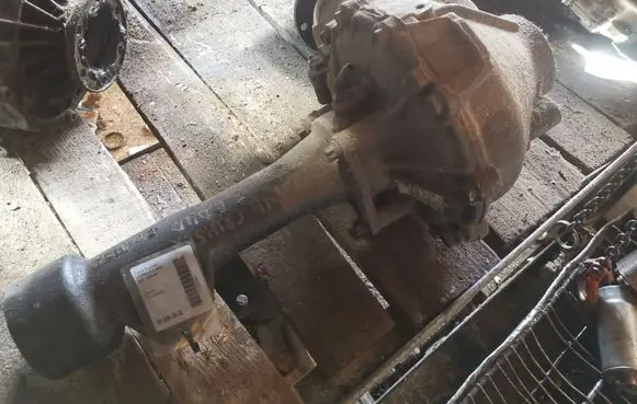 Toyota Land Cruiser (J200) Rear differential