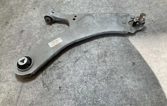 Front lower control arm/wishbone