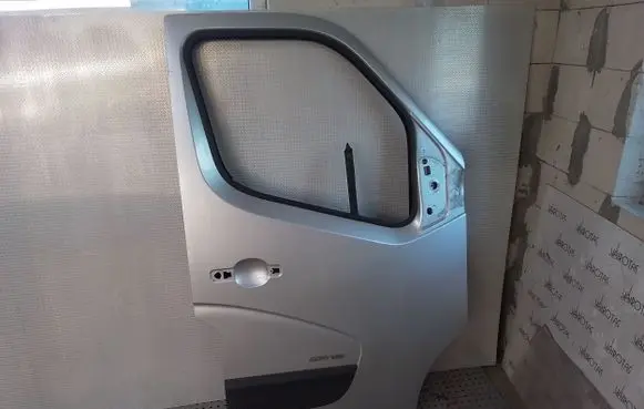 Opel Movano B Front door