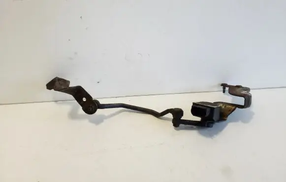 Headlight/headlamp level sensor