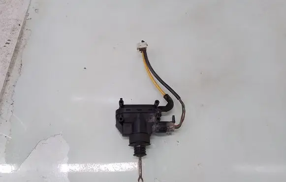 Mercedes-Benz E W124 Front door lock motor 