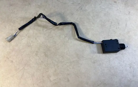 Mercedes-Benz G W461 W463 1st Gen Front door lock A0048202542