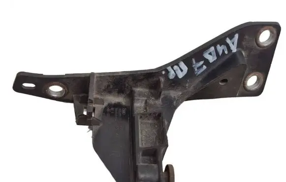 Audi A4 S4 B7 8E 8H Front bumper mounting bracket 8E0805364