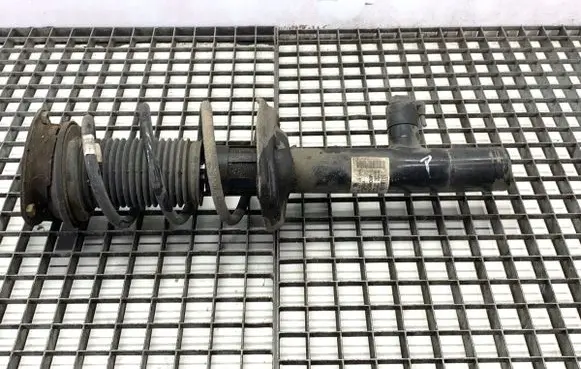 Skoda Superb B8 (3V) Front shock absorber/damper 3Q0413032A