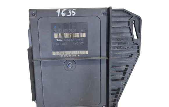 Chrysler Crossfire Central body control module A1938200026