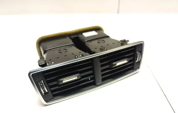 Audi Q7 4M Rear air vent grill 4M0819203F 1129200001