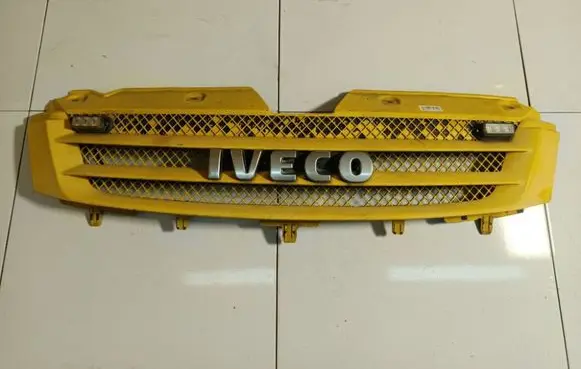 Iveco Daily 30.8 - 9 Front grill