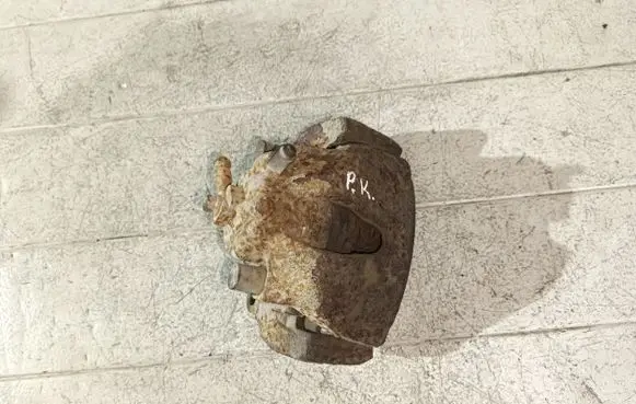 Opel Zafira B Front brake caliper