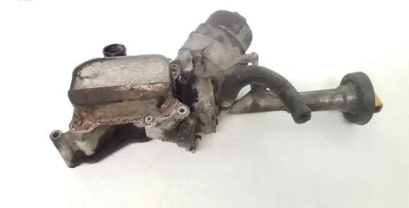 Oil filter mounting bracket
