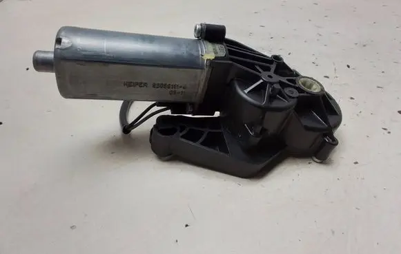 Mercedes-Benz E W211 Seat adjustment motor 0390203209