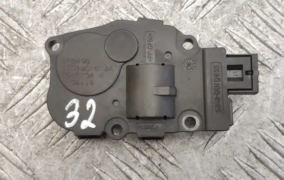 Mercedes-Benz GLE (W166 - C292) Intake manifold valve actuator/motor 410475522 EFB496