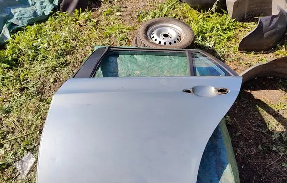 BMW 3 E90 E91 Rear door 41007203647