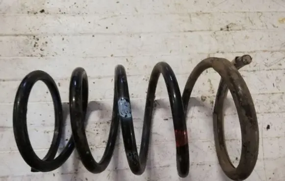 Nissan X-Trail T30 Rear coil spring NOCODE