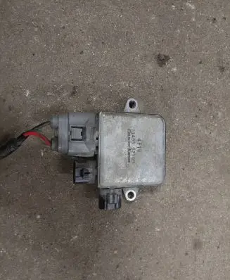 Nissan Leaf I (ZE0) Coolant fan relay 21493B210B