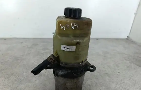 Ford Focus Power steering pump 4M513K514CA