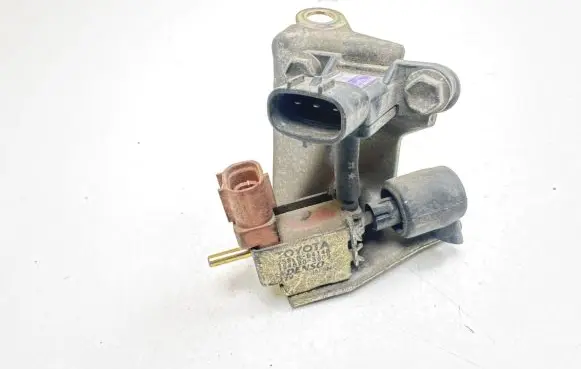 Toyota Corolla Verso E121 Turbo solenoid valve 2586064140 8942120218