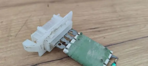 Skoda Octavia Mk2 (1Z) Heater blower motor/fan resistor 12380