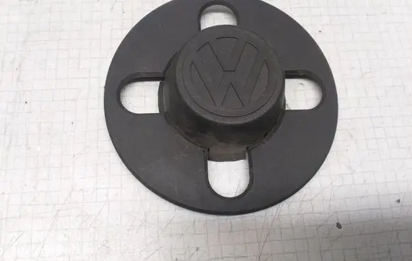 Volkswagen Golf I Original wheel cap 871601171