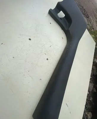 Foot area side trim